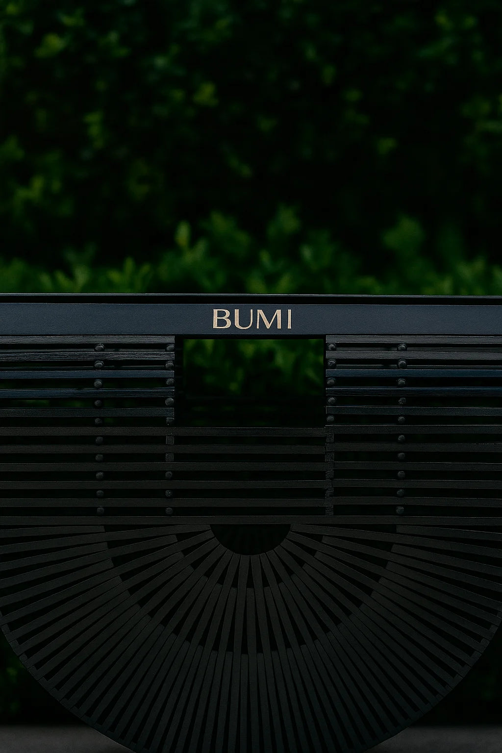 BUMI Bag Large – Handgefertigte Bambustasche (Schwarz)